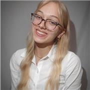 Profesora hispano-británica ofrece clases online